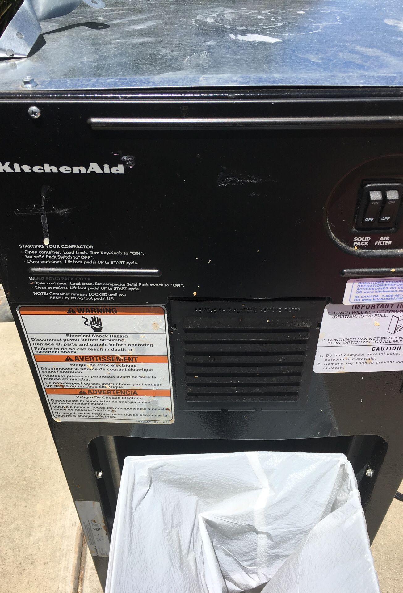 Trash compactor kitchenAid kucs03ftss 15”