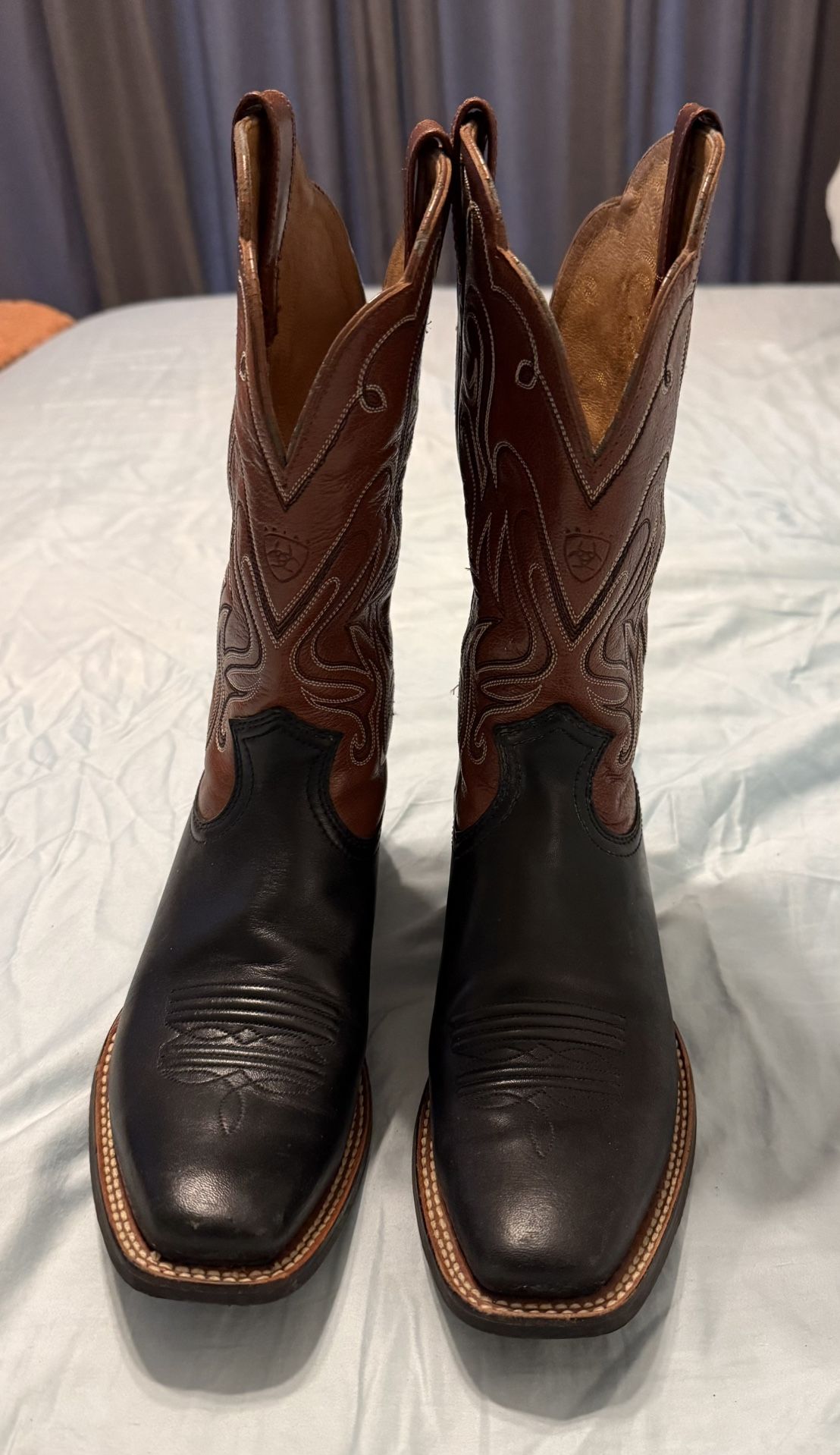 Pre-owned Ariat Women’s Western Boots Style #15826 Size 8.5 B With Solid Wood Boot Remover