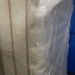 Giant Pillow Top Queen 300. Must Go This Week. Includes Mattress And Box Springs Together.