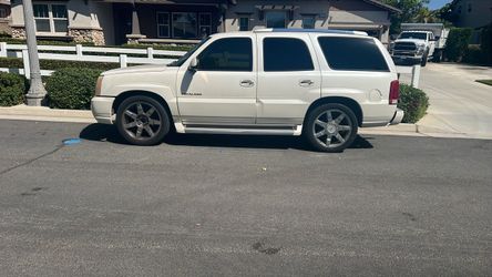 2005 Escalade