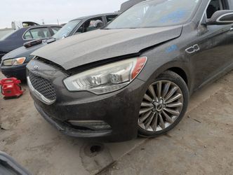 2015 Kia K900 just in for parts.