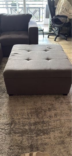 Ottoman w/storage 34x34 - gray color.