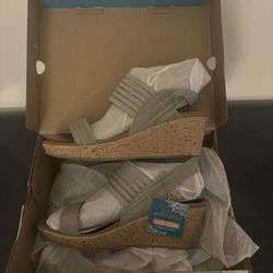 Skechers Women's Beverlee Smitten Kitten Wedge Sandal