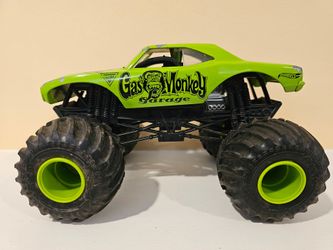 Monster Jam Hot Wheels 1:24 scale Gas Monkey Garage monster truck