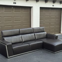Sofa/Couch Sectional - Brown - Delivery Available 🚛