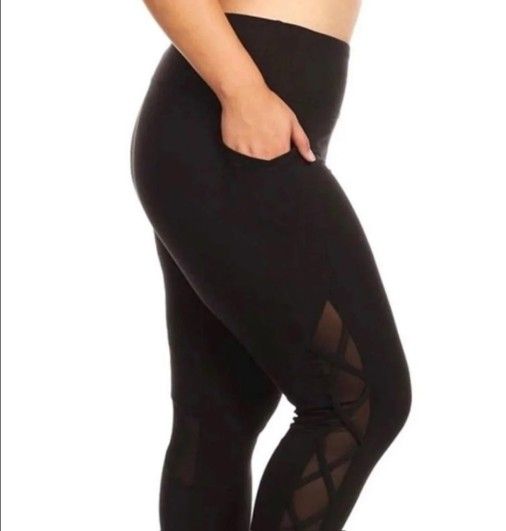 WOMENS BLACK SHOSHO LEGGINGS.  SIZE MEDIUM 