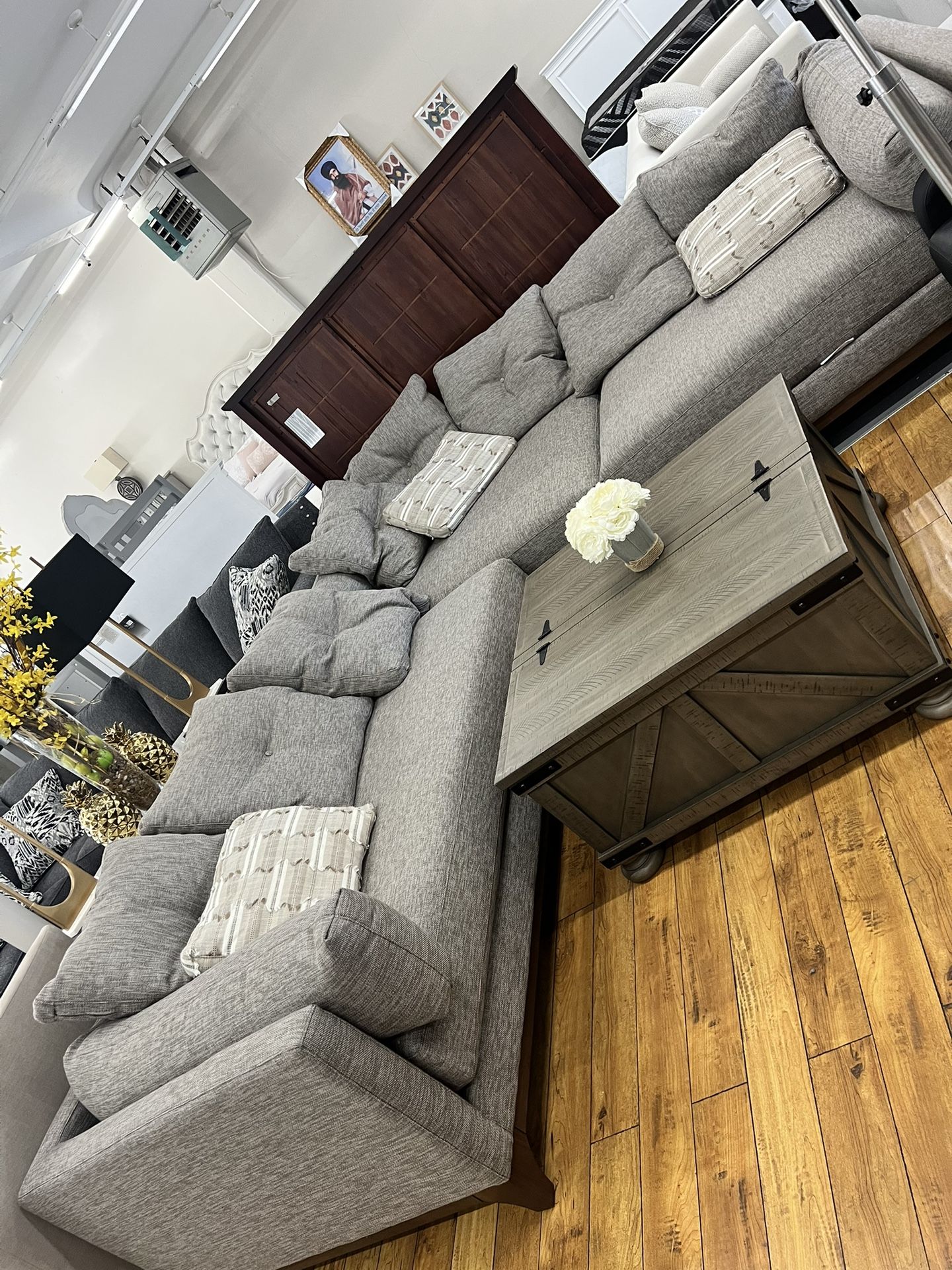 Sectionals , Storage Console Tables , Livingroom Sets 