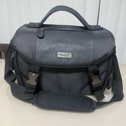 Genuine Nikon Digital SLR DSLR Padded Shoulder Camera Case Bag Black. Used in good cosmetic condition with normal signs of usage. Bag is in great shap