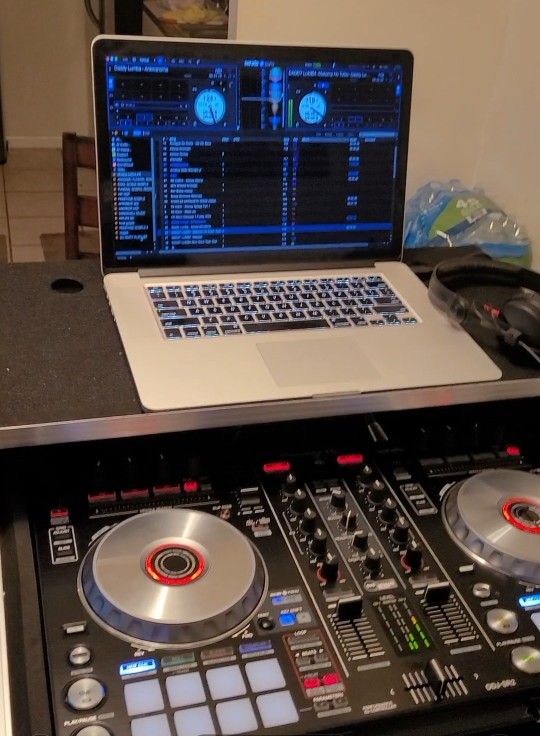 Pioneer DJ DDJ-SR2