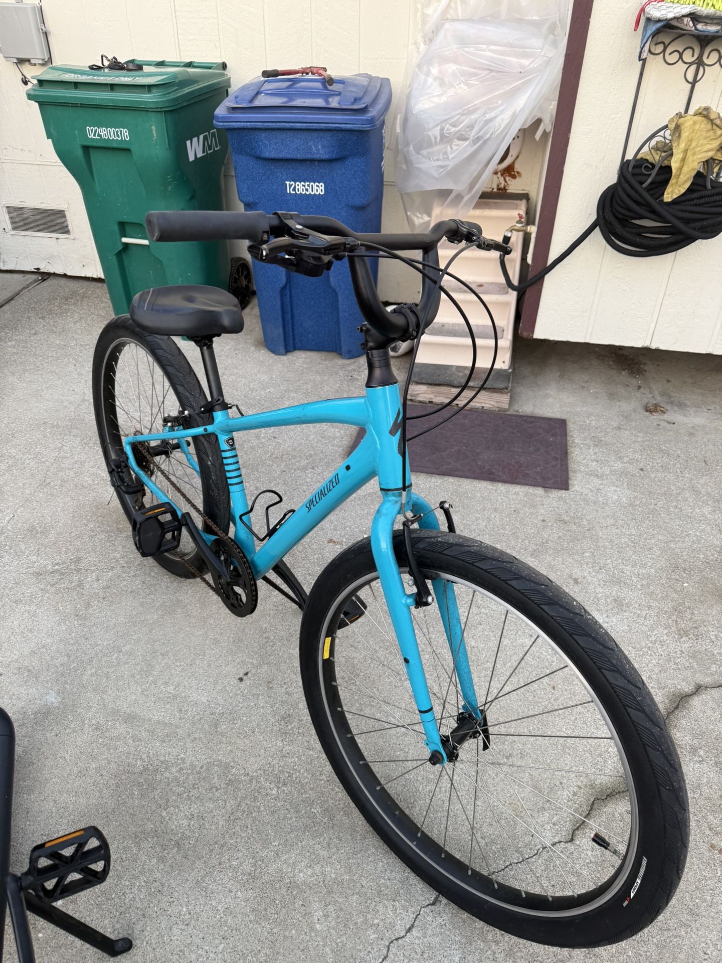 Specialized Roll 2.0 Hybrid 27.5 In Bike