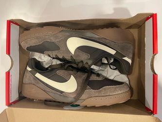Nike Terra Manta Suede – Men’s 9 / Women’s 10.5 – Dark Hazel – Brand New