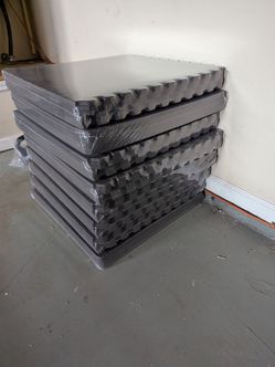 Brand new garage floor mats with edge pieces. This is 200 square feet which is enough for one car garage.
