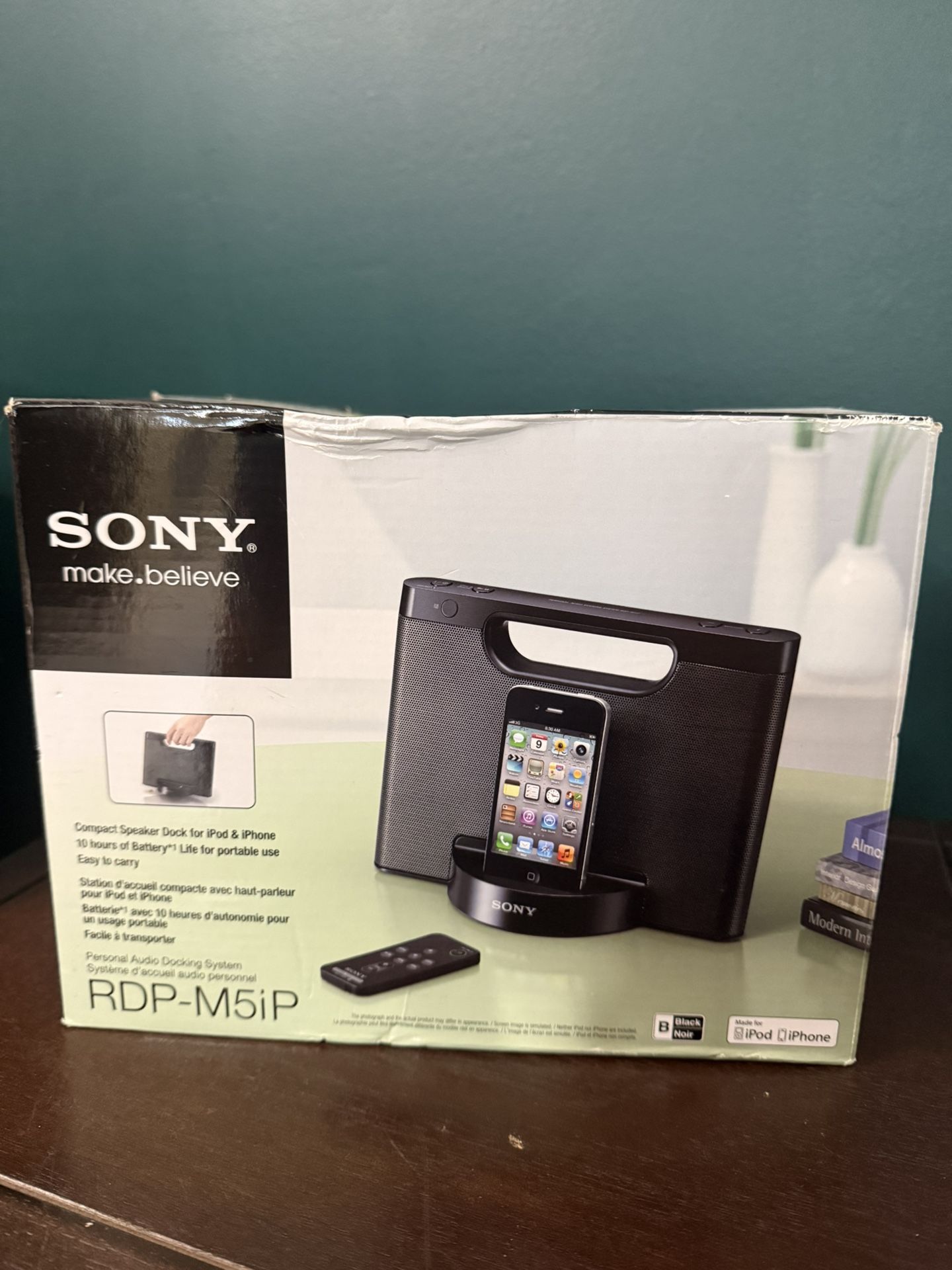 Sony RDP-M5iP Portable Speaker / Dock for iPod & iPhone (30-pin) 