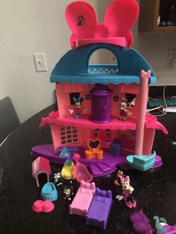 Minnie mouse house