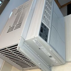 GE Ac Unit Great Condition 6050 Btu Like New 