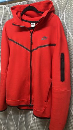 NIKE TECH HODIE RED
