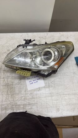 infiniti sedan headlights
