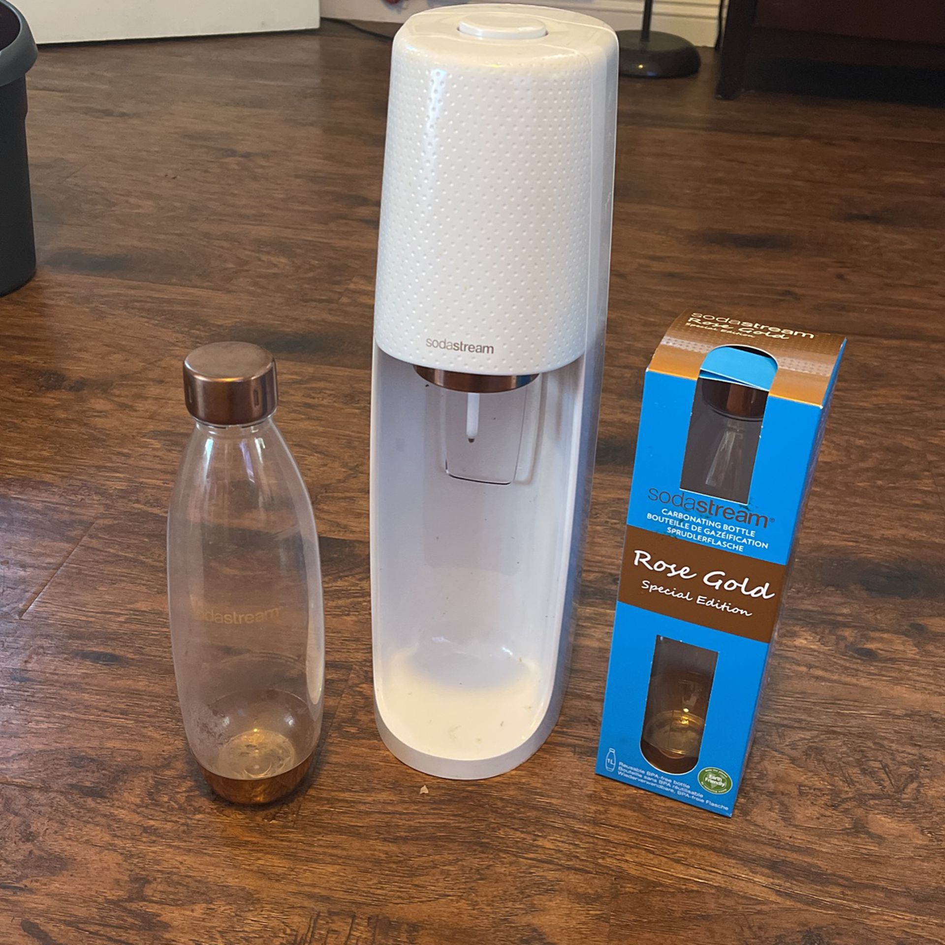 Soda Stream Bubble Infuser With 2 Bottles 