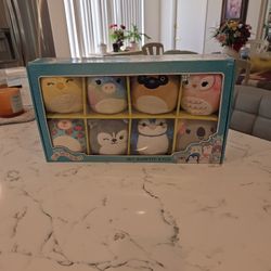 BRAND NEW IN BOX (8) ORIGINAL SQUISHMALLOWS SEE DESCRIPTION 