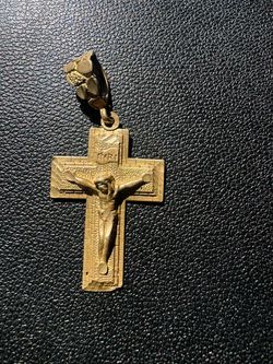 14k Jesus pendent