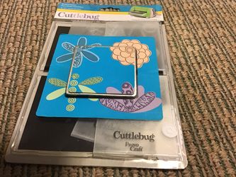 Cuttlebug Build A Flower Die And Embossing Folder
