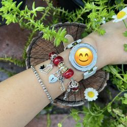 Bracelet With Cute Charms (1)