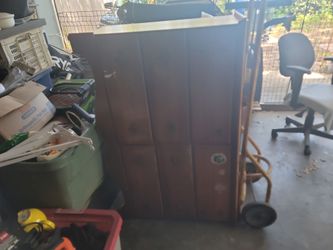Dresser. Six drawers