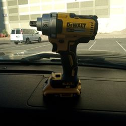 DeWalt Brushless Impact Wrench 