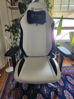 Secretlab chair