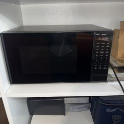 Wolf Countertop Microwave – Excellent Condition