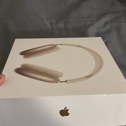 White AirPod Maxes