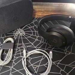 Beats - Studio Pro Over-The-Ear Wireless Headphones - Black