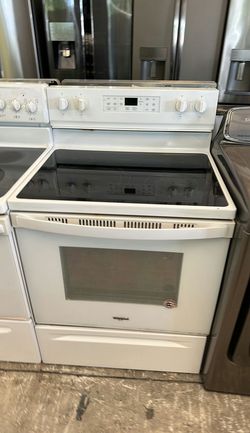 White Whirlpool GlassTop Electric Range