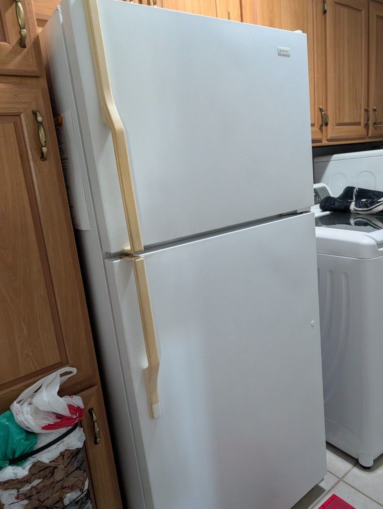 Magic Chef Refrigerator