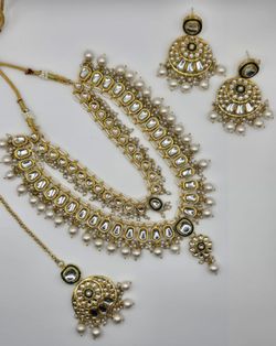 White Color Kundan Necklace Set 