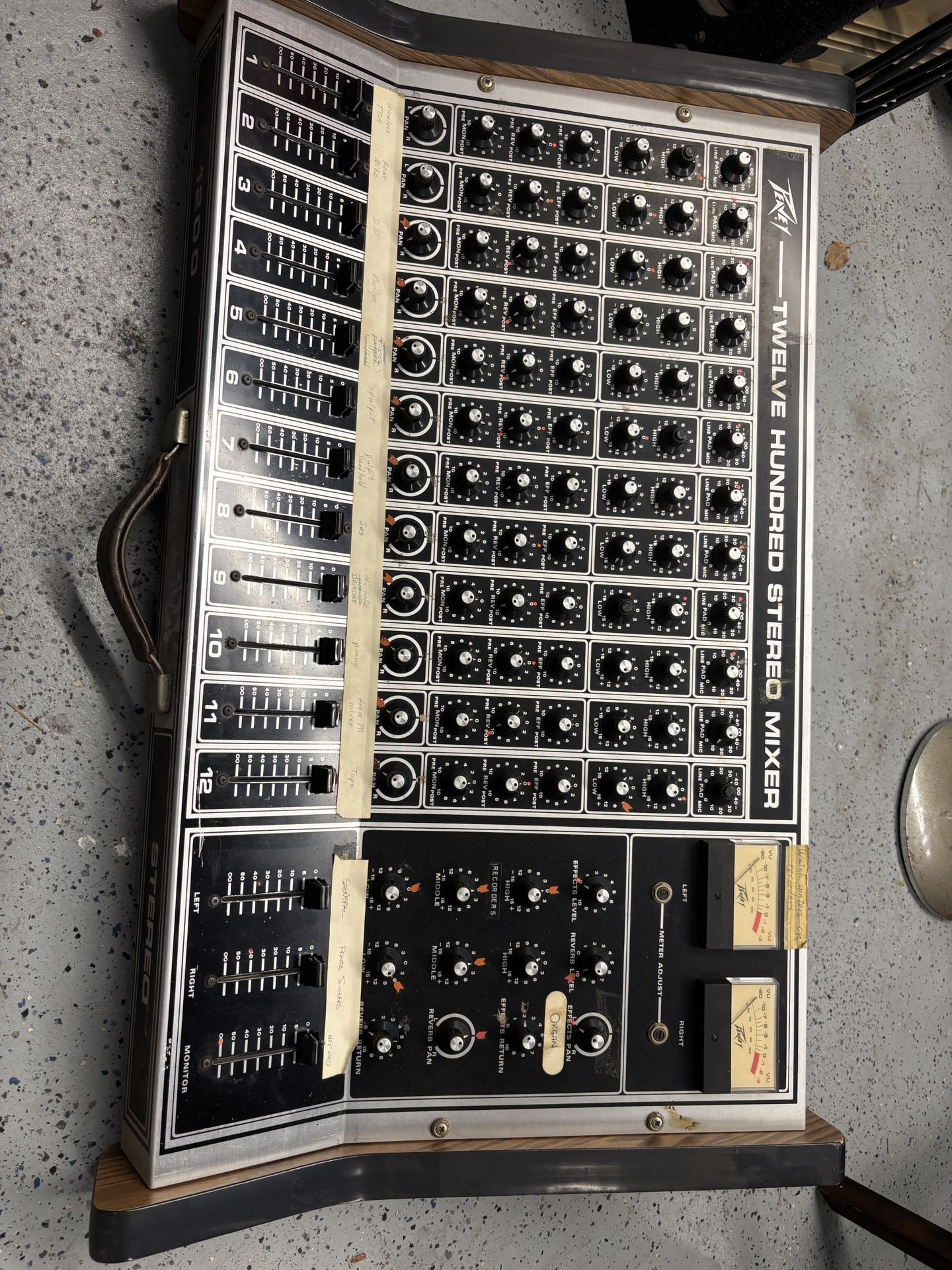 Peavey twelve hundred stereo mixer analog