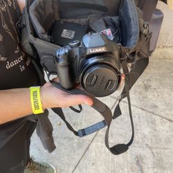 Panasonic - LUMIX FZ80D 