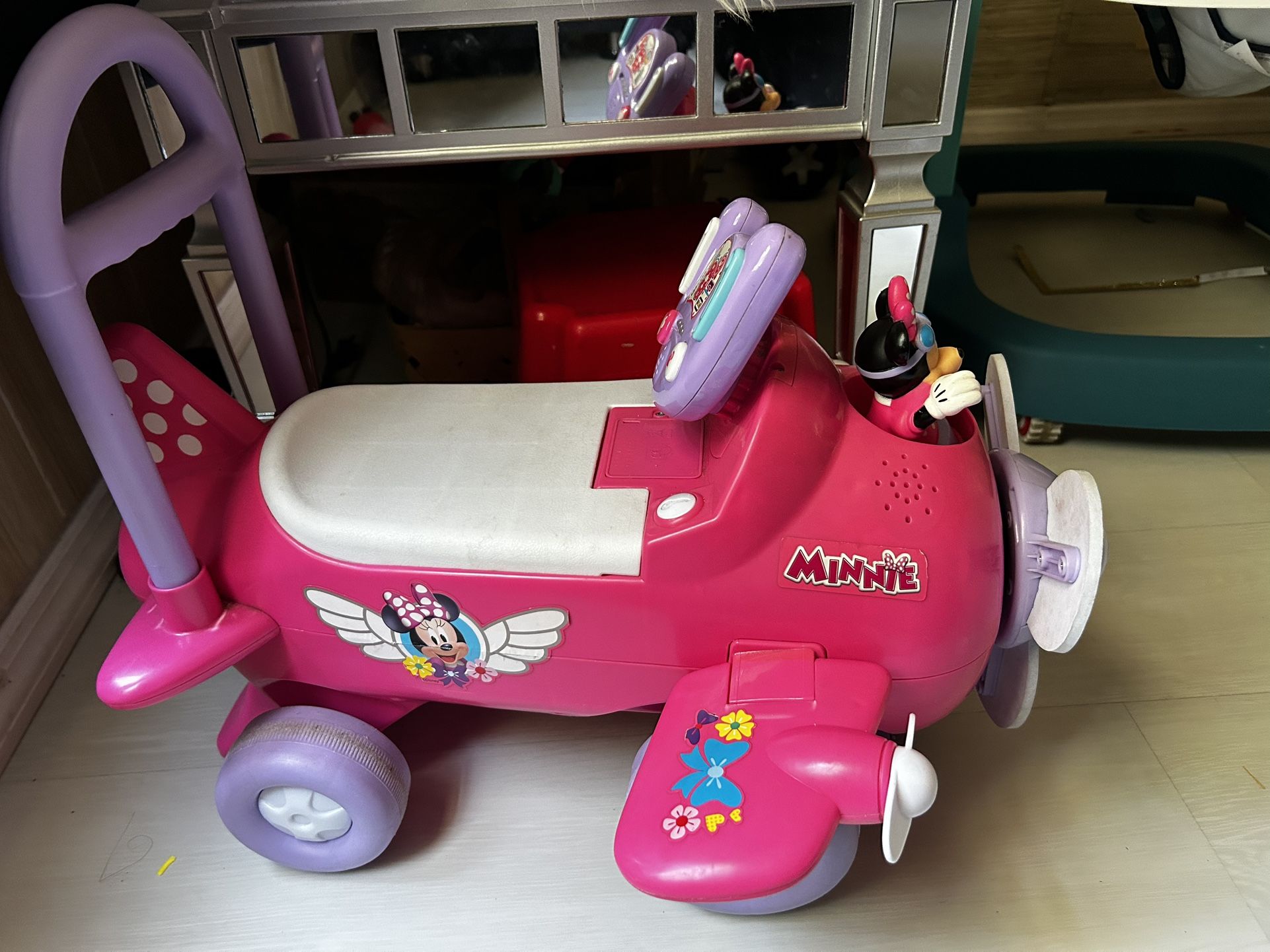 Minnie Mouse Car