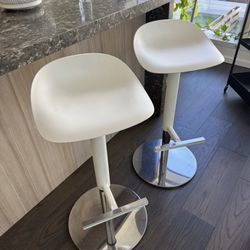 5  white bar Stools 
