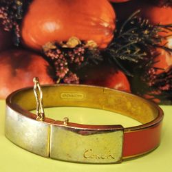 #1924, COACH SIGNATURE LOGO BANGLE, CLASSIC CHIC.
