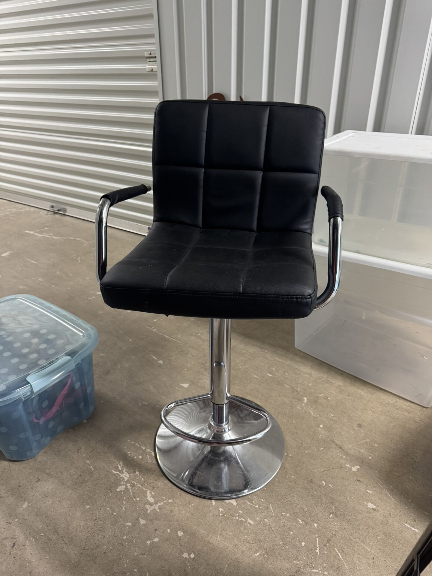 Salon Chair Adjustable Height
