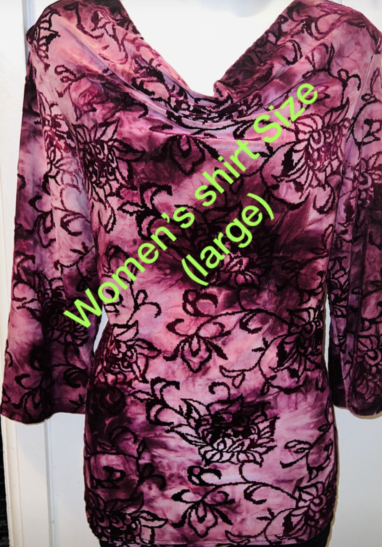 Nice women’s shirt size (large) 3 shirt for only 15 lot