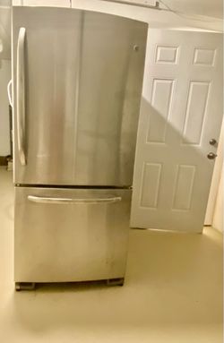 Refrigerator GE