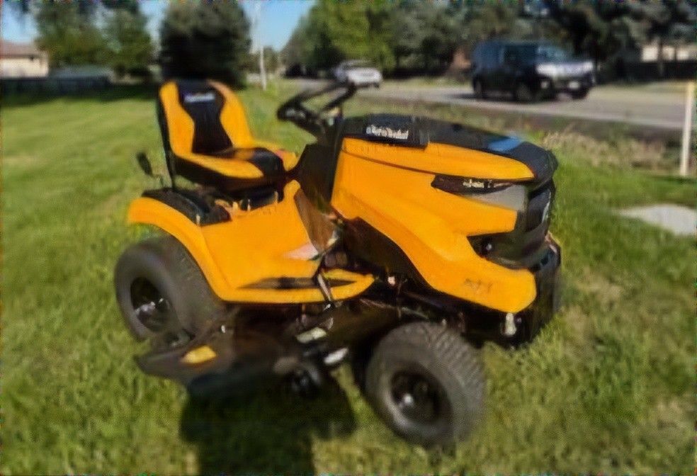 BRAND NEW CUB CADET XT1 ENDURO LT 46" 22 HP LAWN TRACTOR 