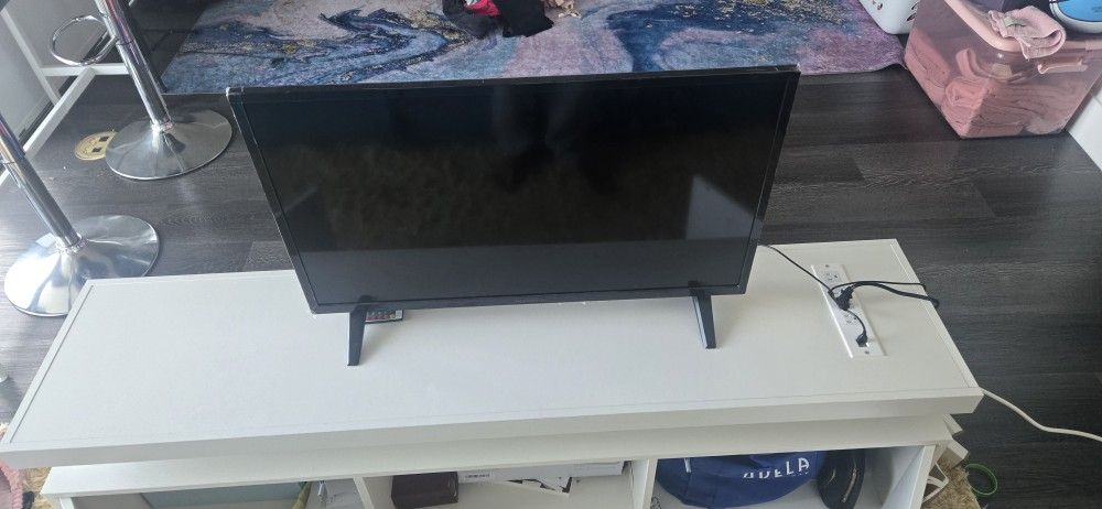 33 Inch Insignia Smart Tv