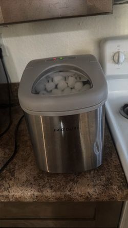Frigidaire Ice maker
