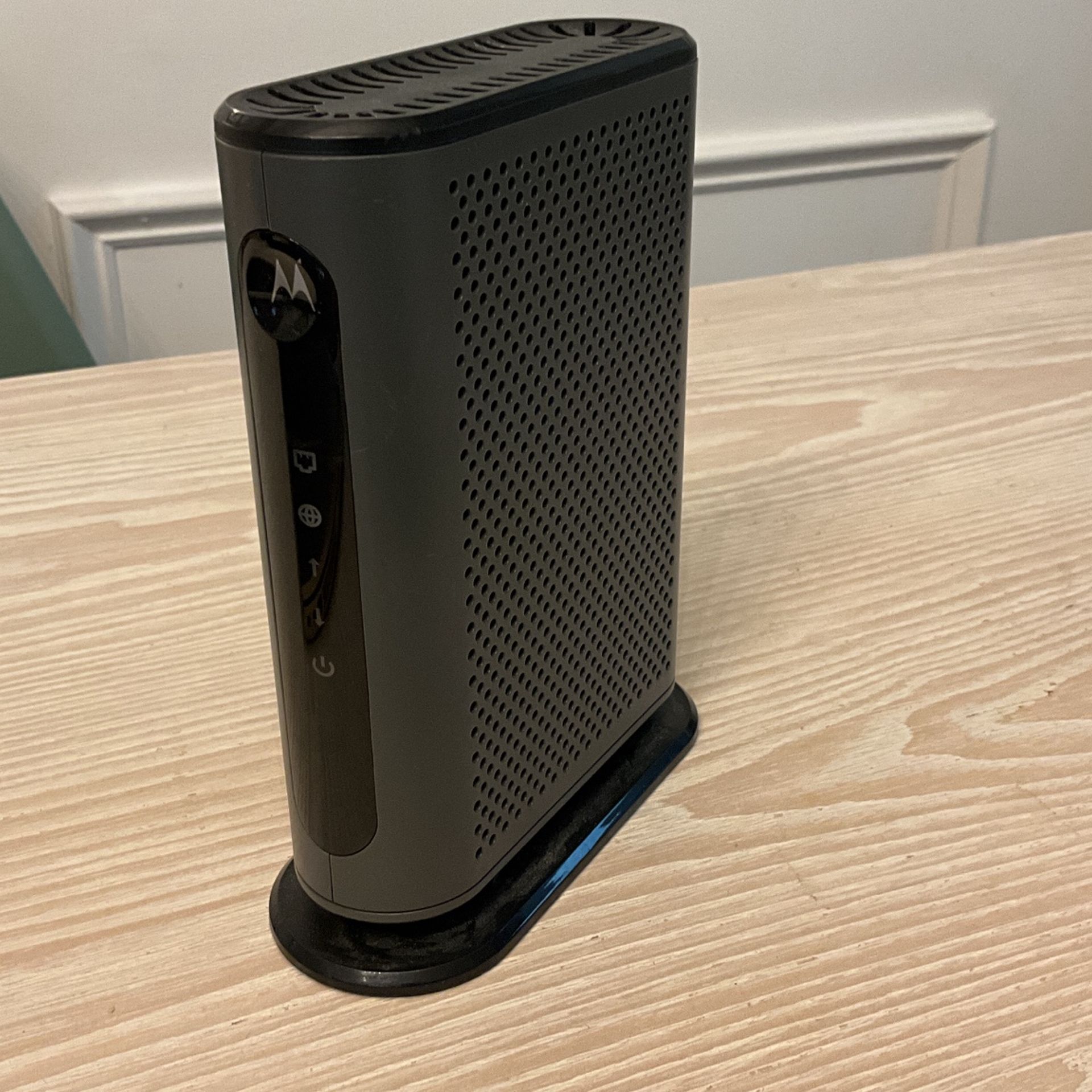 Motorola DOCSIS 3.0 MB7220 Router