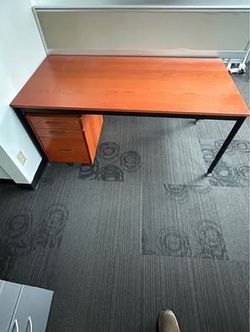commercial office desk/workstation