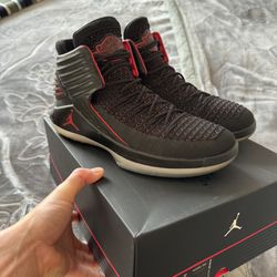 Air Jordan 32 “Banned” Size 9.5