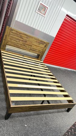 Zinus Tricia Wood Platform Bed Frame